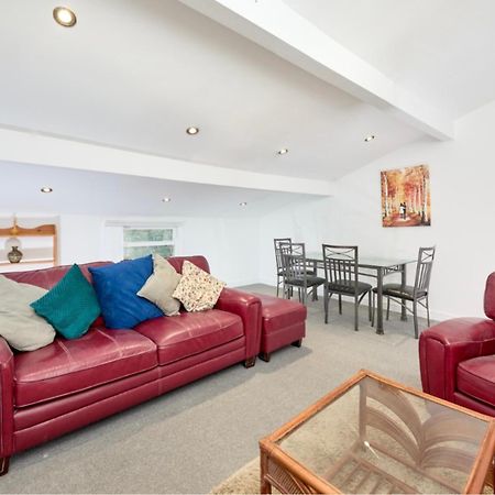 No 8 - Large 2 Bed Near Sefton Park And Lark Lane Apartment Ливърпул Екстериор снимка