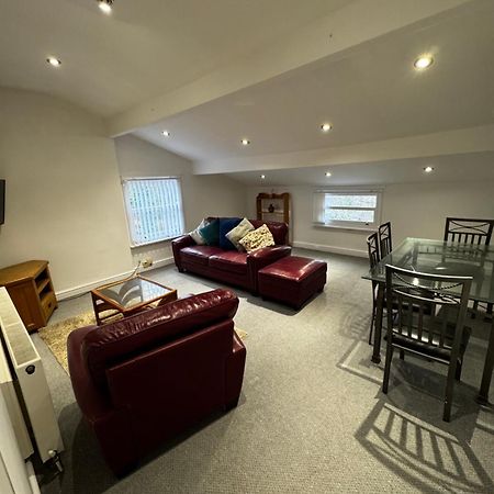 No 8 - Large 2 Bed Near Sefton Park And Lark Lane Apartment Ливърпул Екстериор снимка