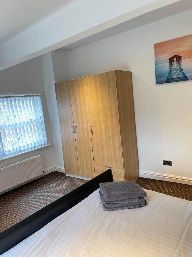 No 8 - Large 2 Bed Near Sefton Park And Lark Lane Apartment Ливърпул Екстериор снимка