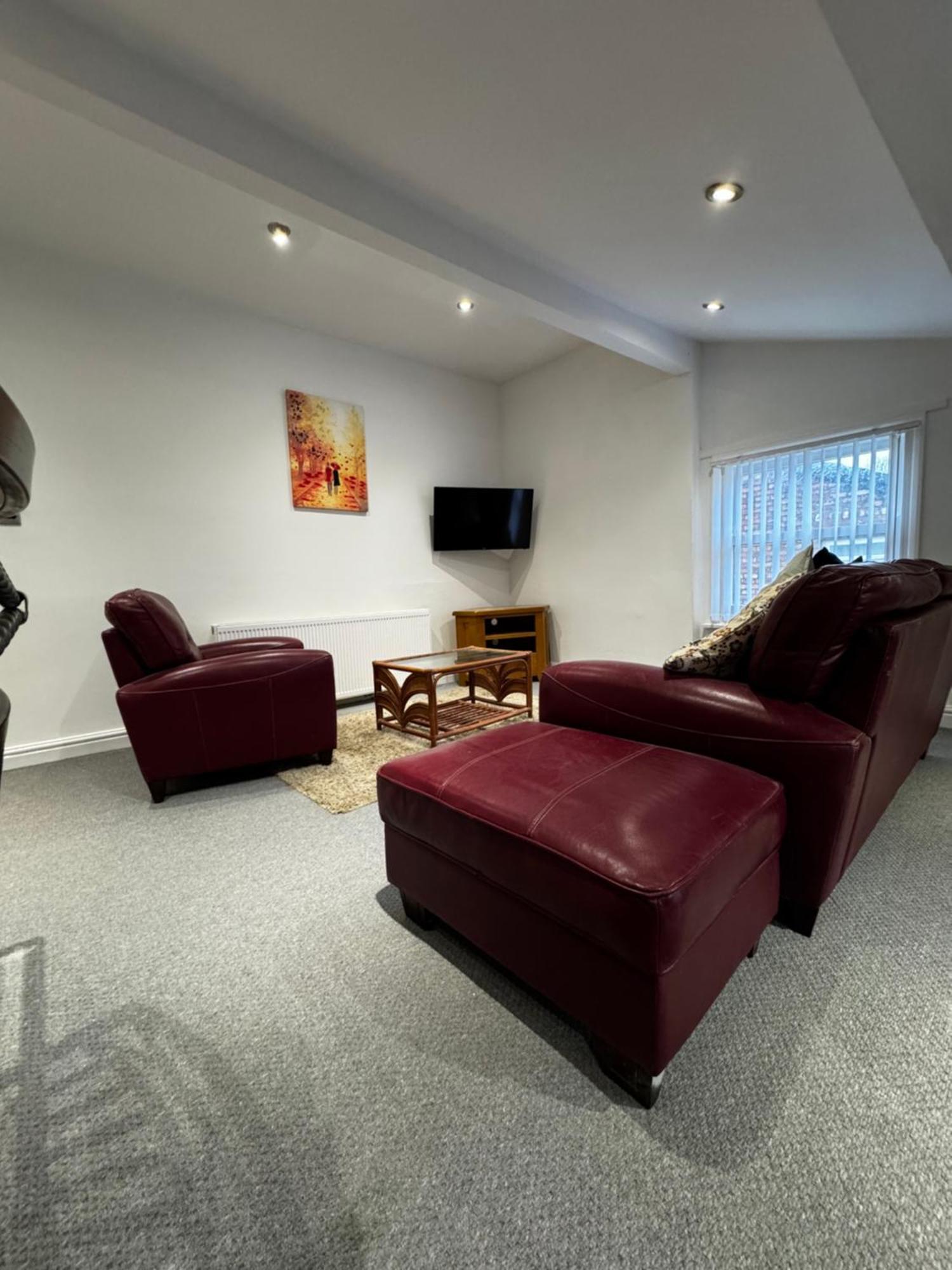 No 8 - Large 2 Bed Near Sefton Park And Lark Lane Apartment Ливърпул Екстериор снимка